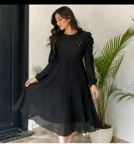 Elegant Black Pleated Midi Dress