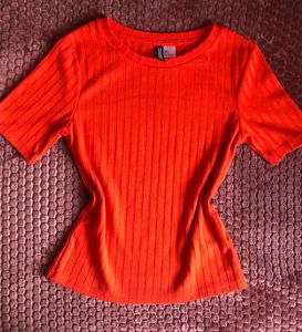 H&M Fitted Vibrant Orange Ribbed Tee