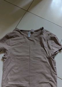 Beige crop t-shirt