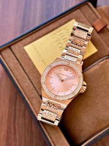 MICHAEL KORS LENNOX – ROSEGOLD GLAMOUR WITH SIGNAT