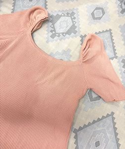 Peach Stretchable body fitting top