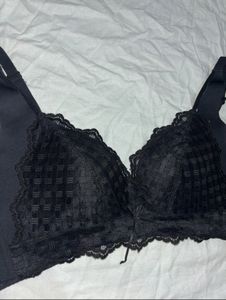 Lace Detailed Black Bra