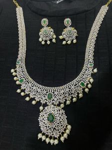 Exquisite Kundan Necklace &amp; Earring Set
