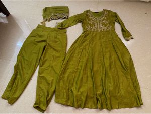Designer Green Embroidered Kurta Set (3piece)