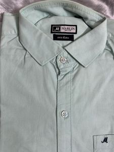 Men's Light Green Button-Up Shirt