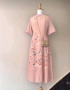 Elegant Pink Floral Midi Dress