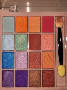 SHILLS Professional Eyeshadow Palette