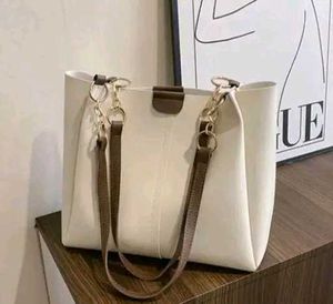 "Upgrade your daily carry" Tote for a classic look