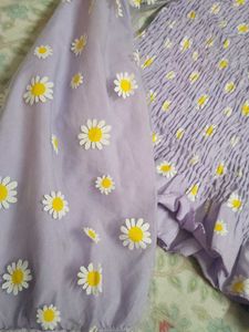 Cute Daisy Print Smocked Puff Sleeve Top