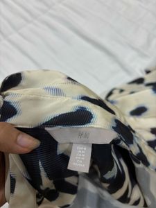 H&amp;M Abstract Print Button-Up Top