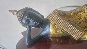 Reclining Buddha Statue - Serene Decor