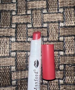 Maxford Lip Crayons - 2 Shades ❤️