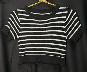 Chic Striped Cropped Knit Top