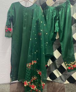 Emerald Green Embroidered Kurta Set