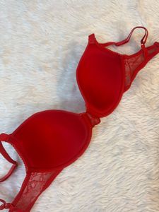 Red Lace Bra (NEVER WORN)