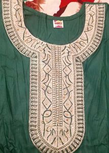 Elegant Green Kurta with Intricate Neckline