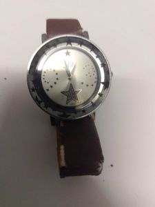 Star Design Fashion Watch
