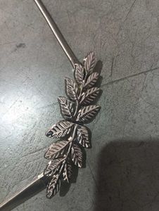 Elegant Leaf Design Metal Belt