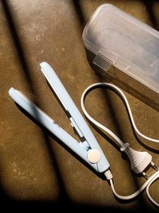 children's mini Hair Straightener toy not working