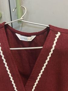 Maroon Sleeveless V-Neck Top