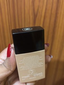 Chanel vitalumiere aqua foundation