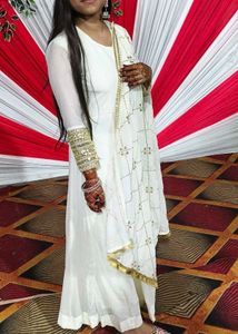 Elegant White Kurta Set with Dupatta