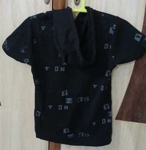 women's Black Graphic Print Hoodie T-Shirt