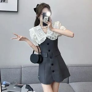 Chic Black Dress with Lace Collar