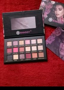 Huda Beauty Eyeshadow Palette