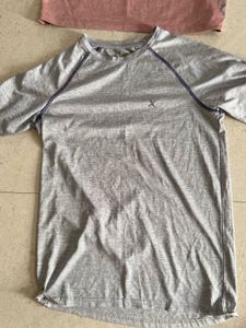 Bundle of 6 men’s  t-shirts