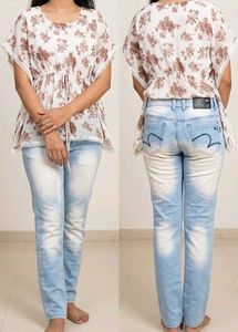 Chic Floral Kaftan Top with Jeans