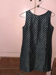 Elegant Black & White Patterned Kurti