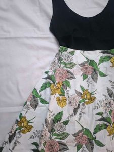 Floral Print Midi skirt