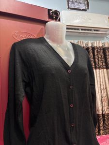 Chic Black V-Neck Cardigan