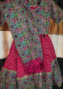 Traditional Pink Bandhani Chaniya Choli Set |