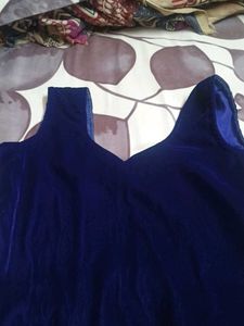blue sleavless kurta pretty