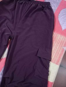 Women solid stylish ns cargo style jogers..