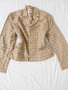 Plaid Blazer - Chic & Versatile