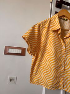 Retro Wave Print Button-Up Shirt