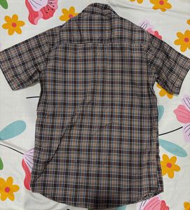 Men's Plaid Short Sleeve Button-Up Shirt