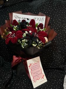 luxe red bouquet