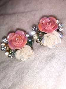 ❗ PRICE DROP ❗ Beautiful Rose Earrings