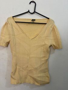 Ribbed V-Neck Puff Sleeve Top