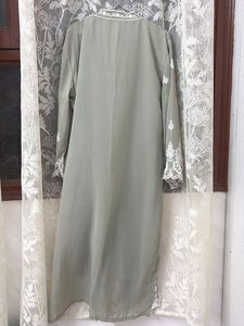 Elegant Pakistani kurta set