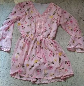 Siz: Can Fit Medium Size   Brand:Anonomous Girls Top Colour  : Baby Pink Condition: Very Good