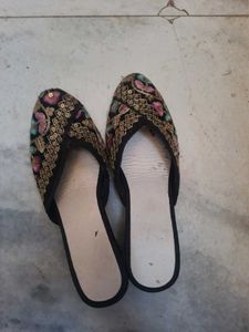 Jutti with Heel | Like New | Comfortable & Stylish