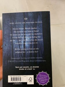 Fallen by Lauren Kate Book