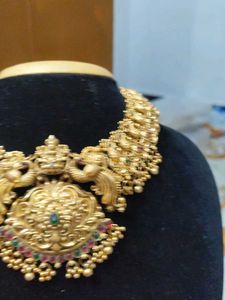 matt gold finish necklace set