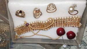 Exquisite Pearl and Gold Choker Necklace Set