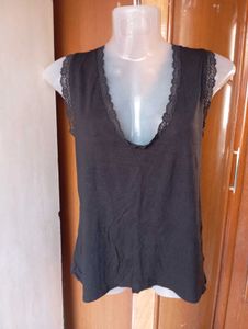 Lace Trim V-Neck Tank Top